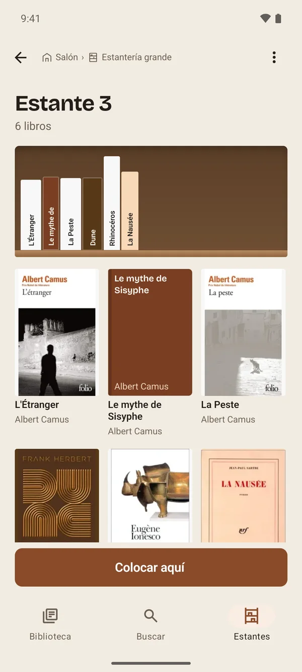 Un estante en Aldus: sus libros dibujados como lomos, y el botón «Colocar aquí».